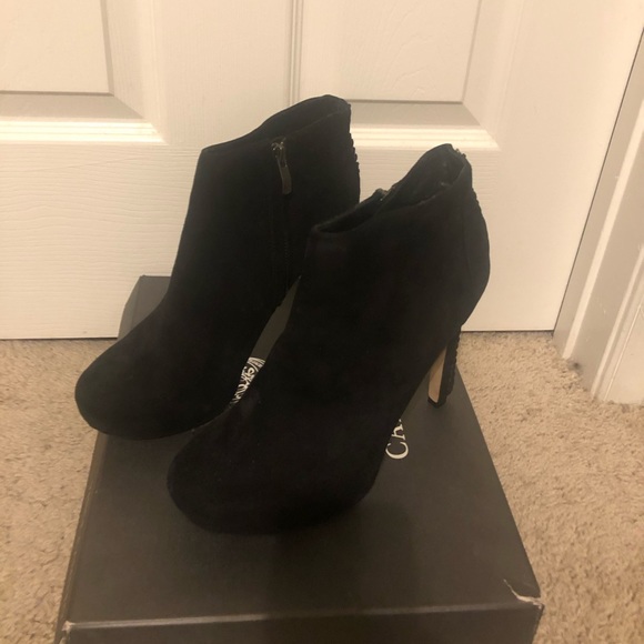 Vince Camuto- Cannon Black Bootie Size 10. - Picture 2 of 2